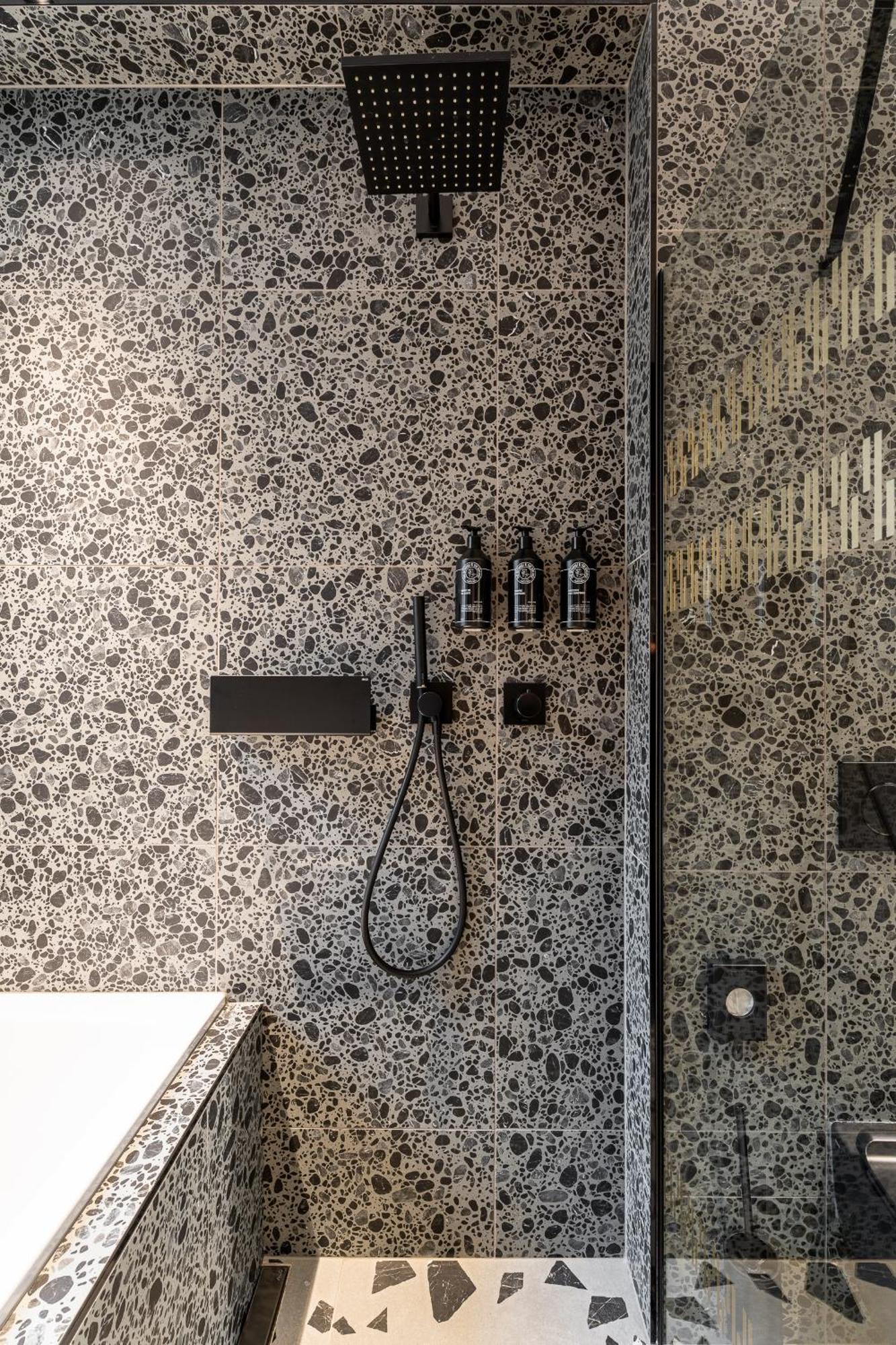 Aston Hotel Рига Екстериор снимка