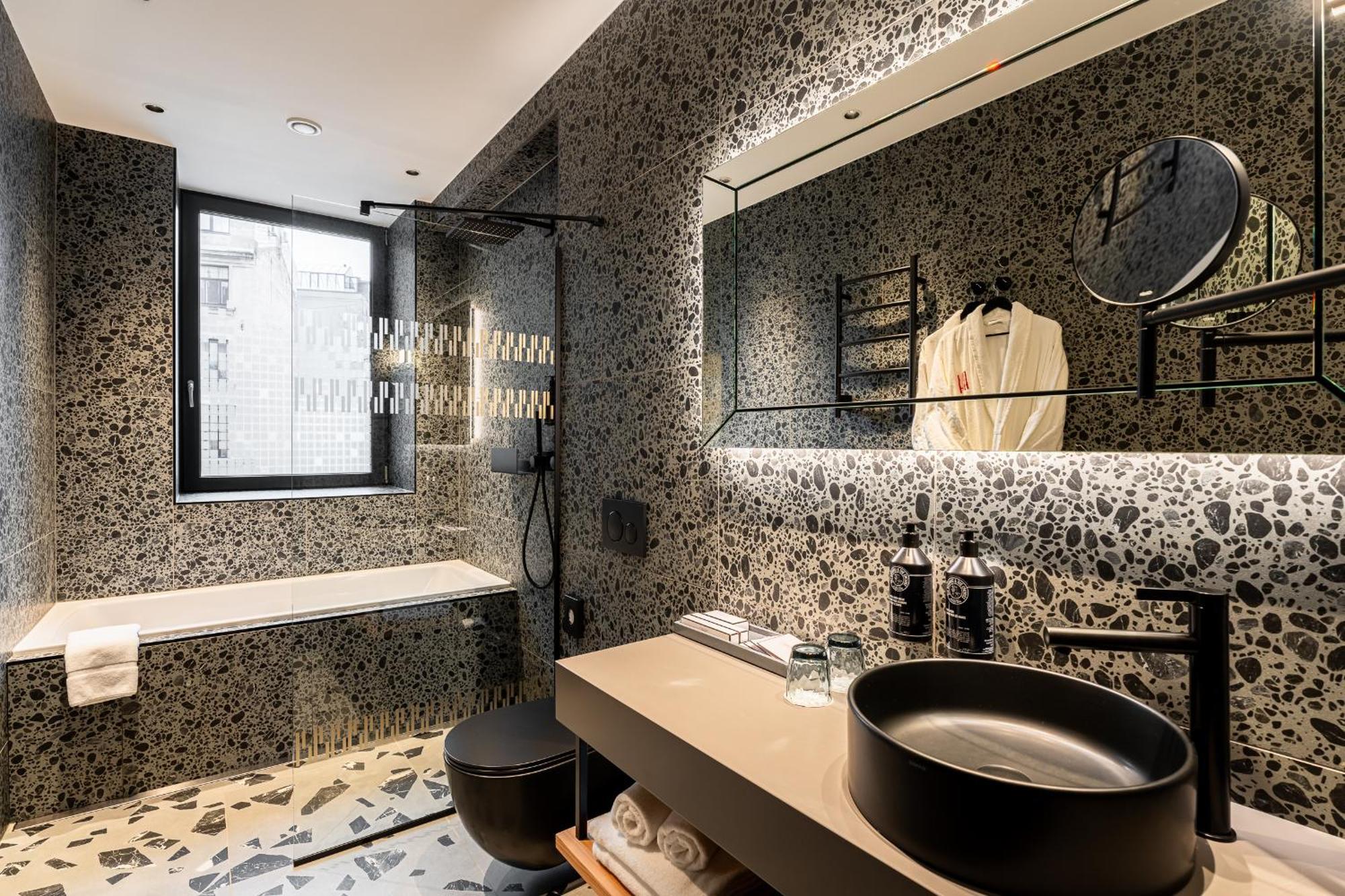 Aston Hotel Рига Екстериор снимка