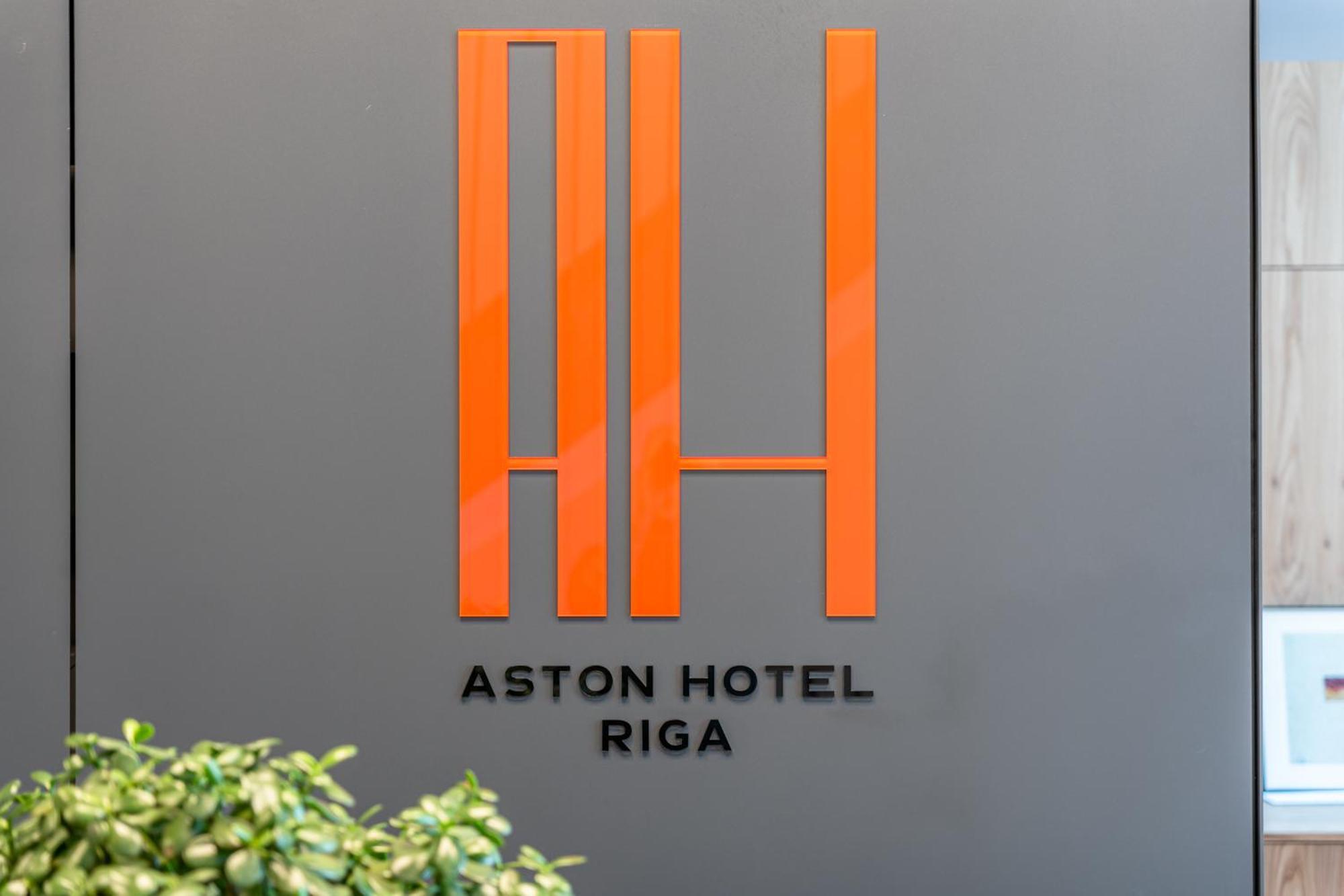 Aston Hotel Рига Екстериор снимка