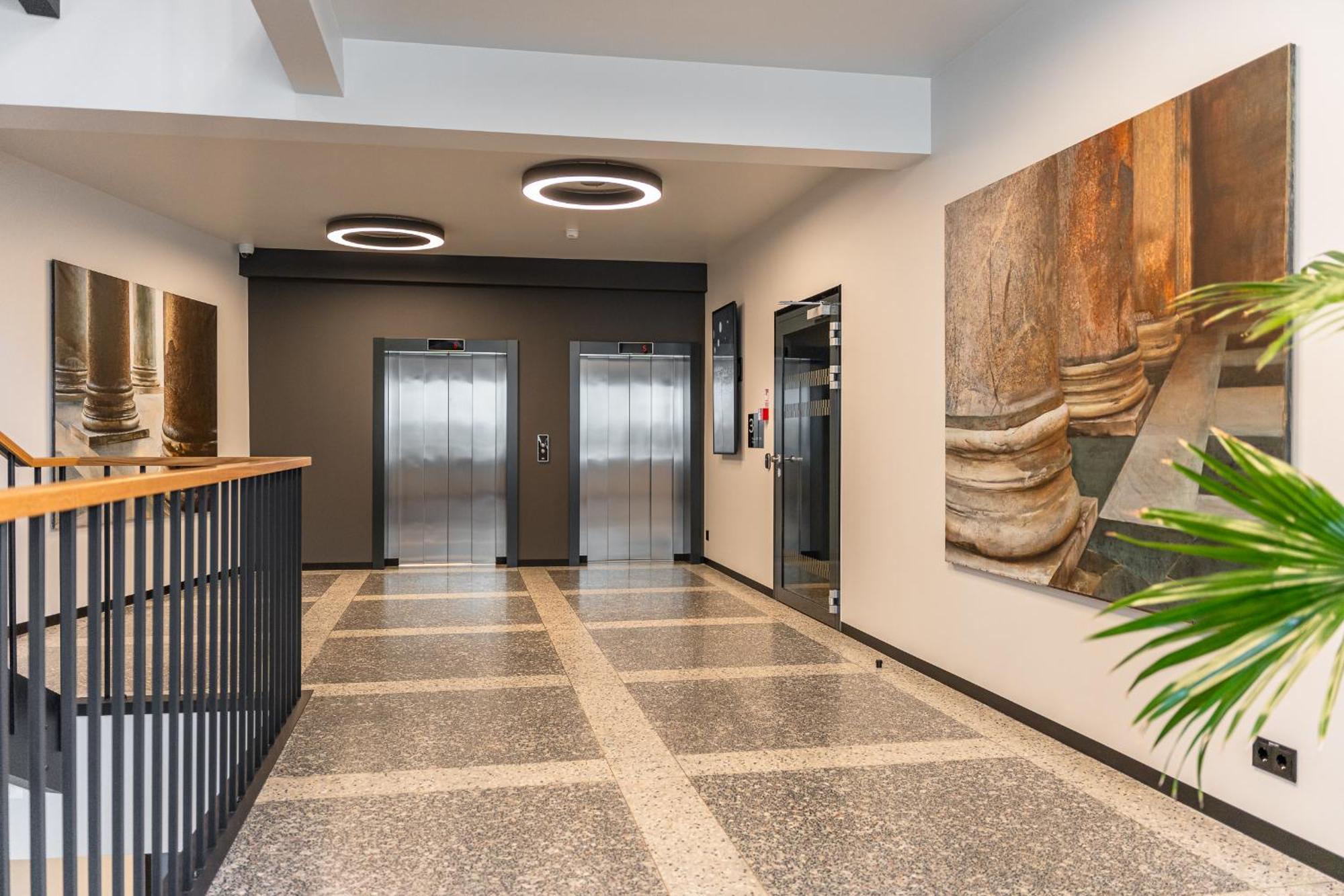 Aston Hotel Рига Екстериор снимка