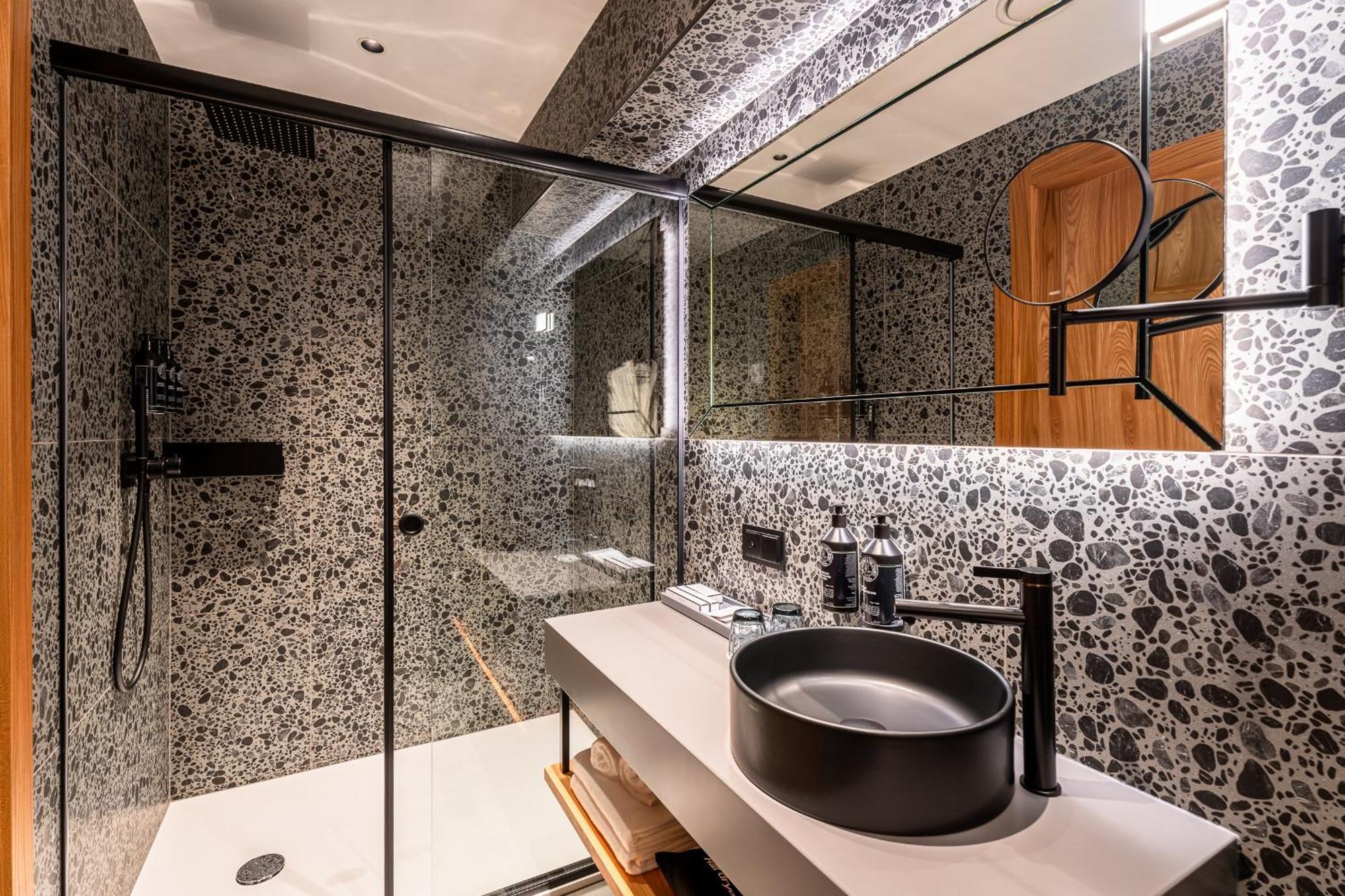 Aston Hotel Рига Екстериор снимка