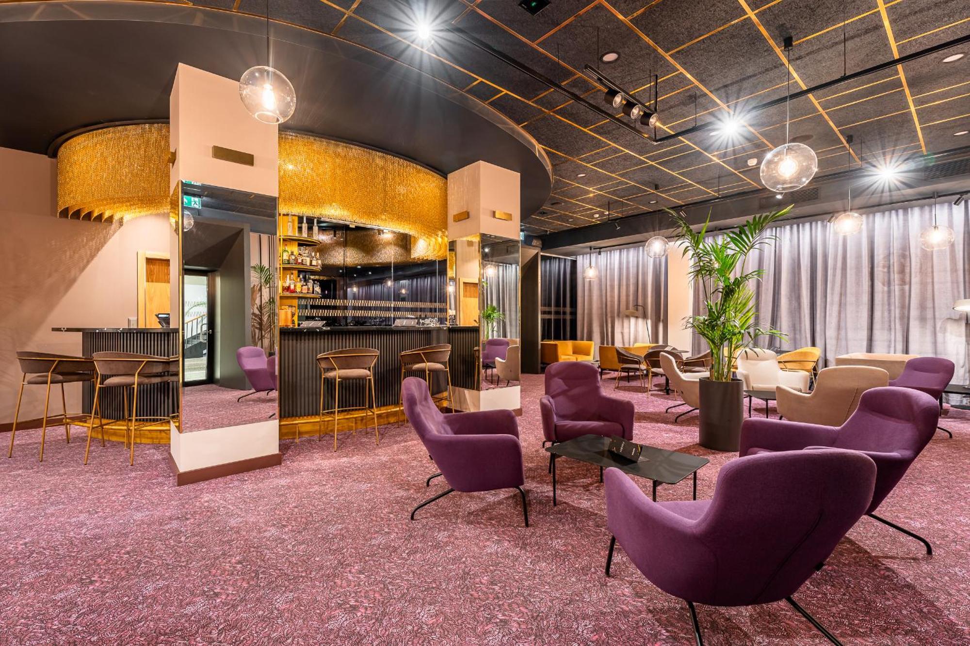 Aston Hotel Рига Екстериор снимка