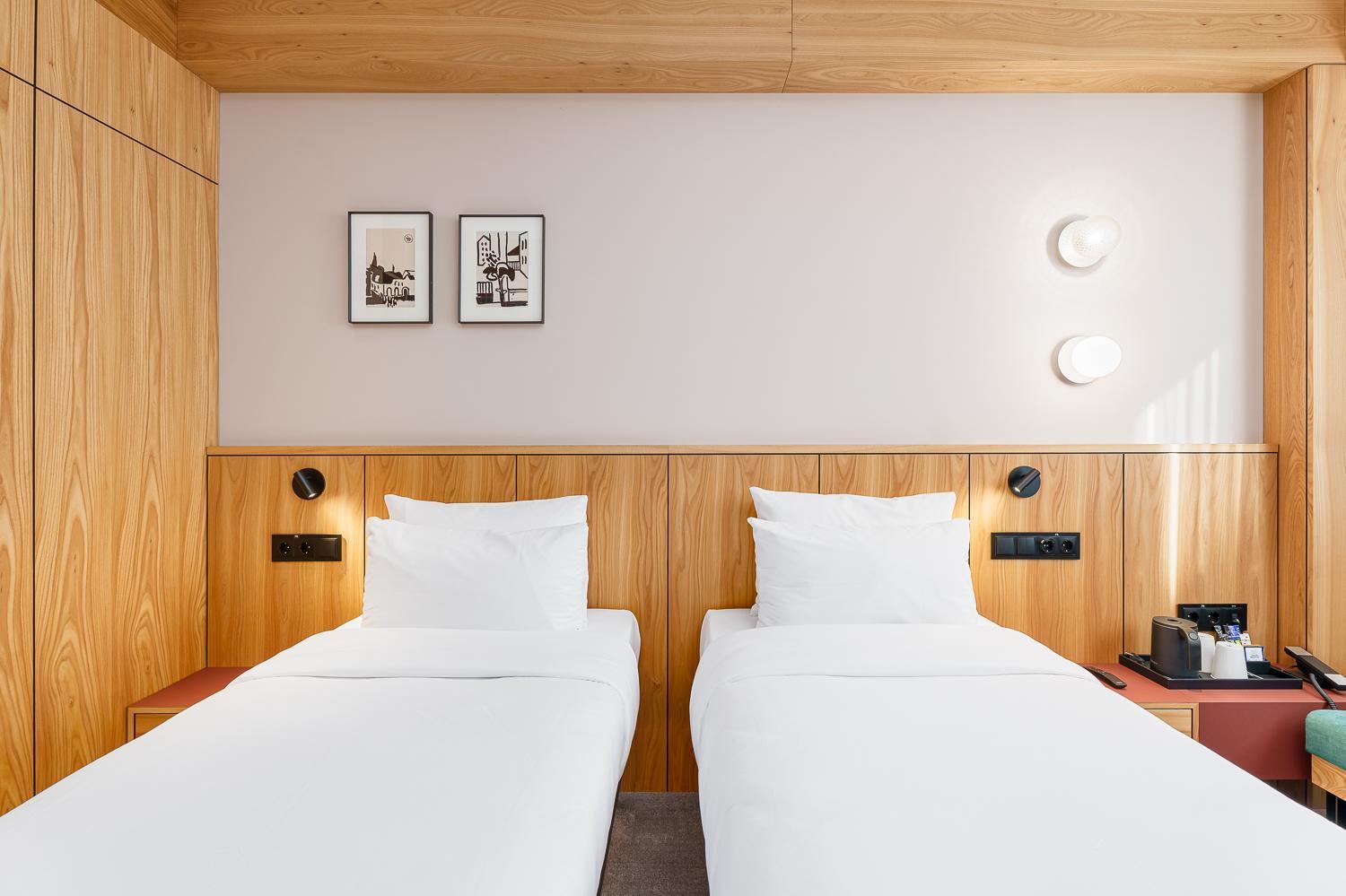 Aston Hotel Рига Екстериор снимка