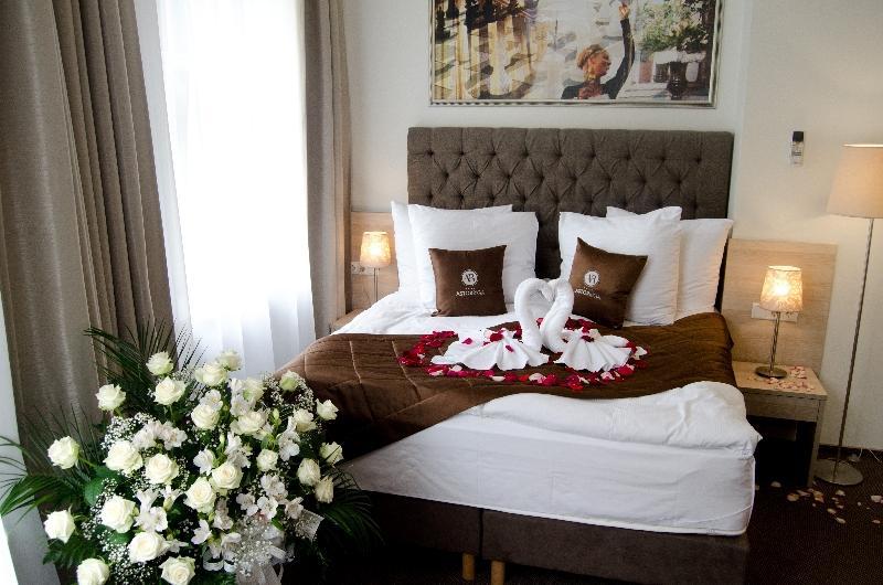 Aston Hotel Рига Екстериор снимка