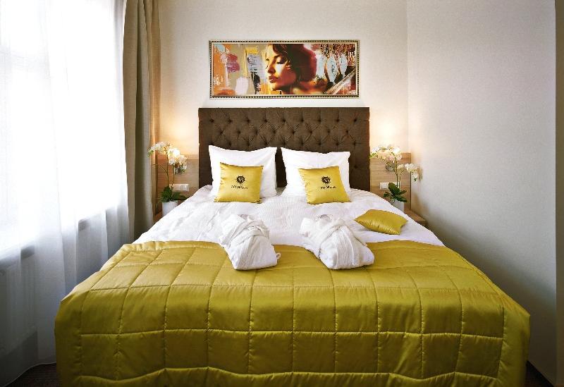 Aston Hotel Рига Екстериор снимка